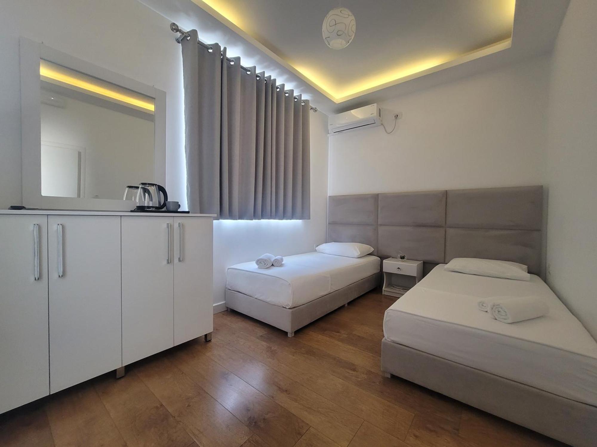 Hotel Myrtai - City Center Sarande Exterior photo