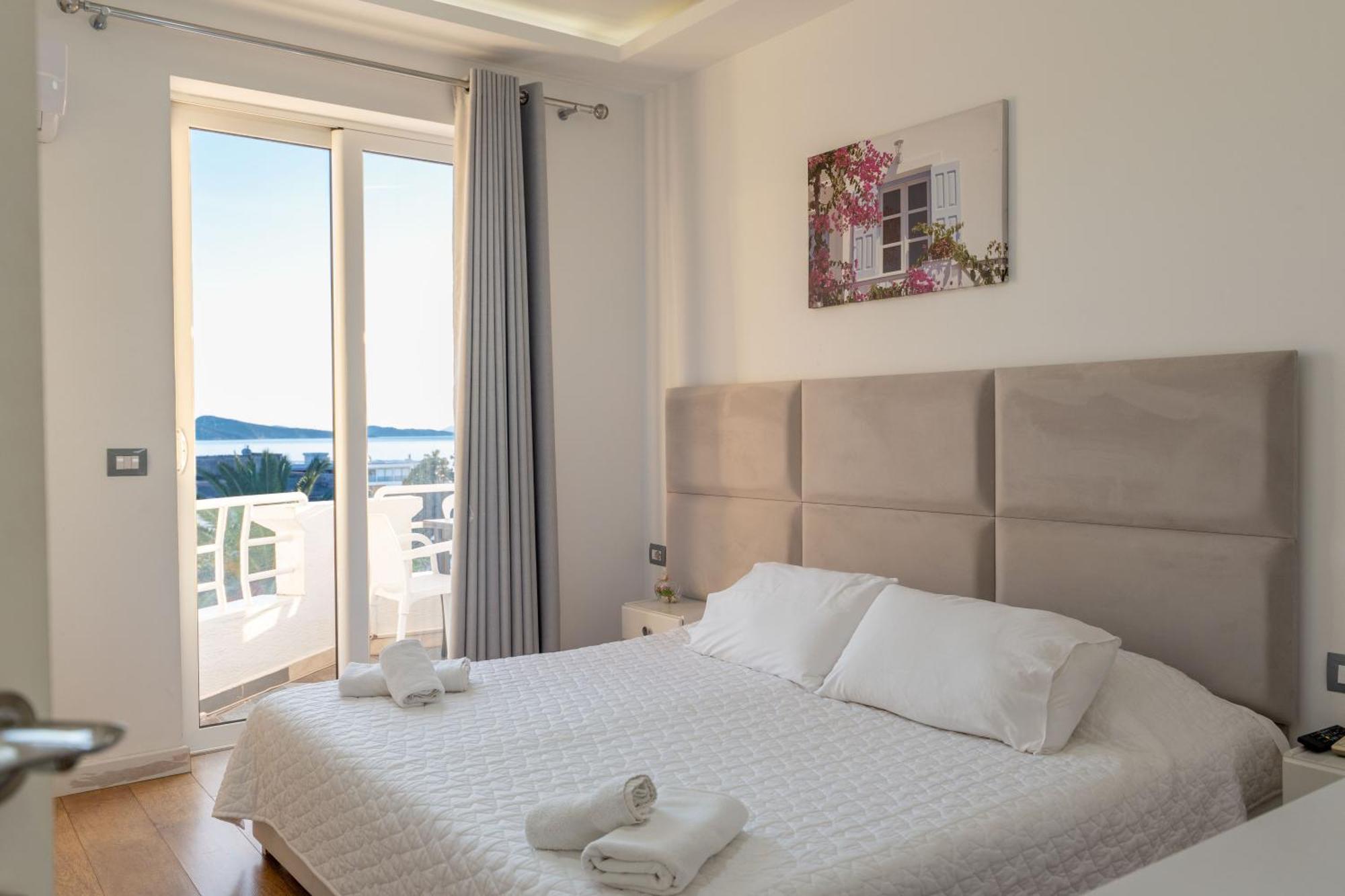 Hotel Myrtai - City Center Sarande Exterior photo
