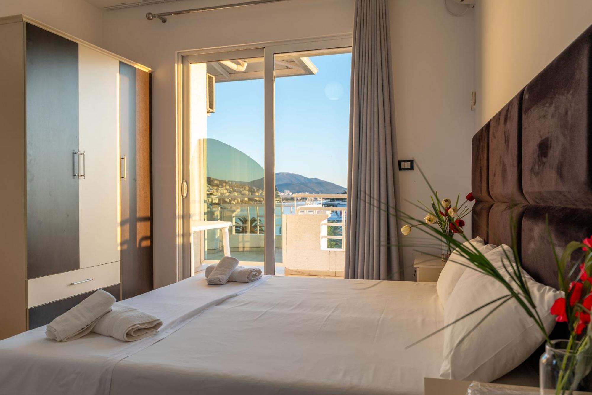 Hotel Myrtai - City Center Sarande Exterior photo