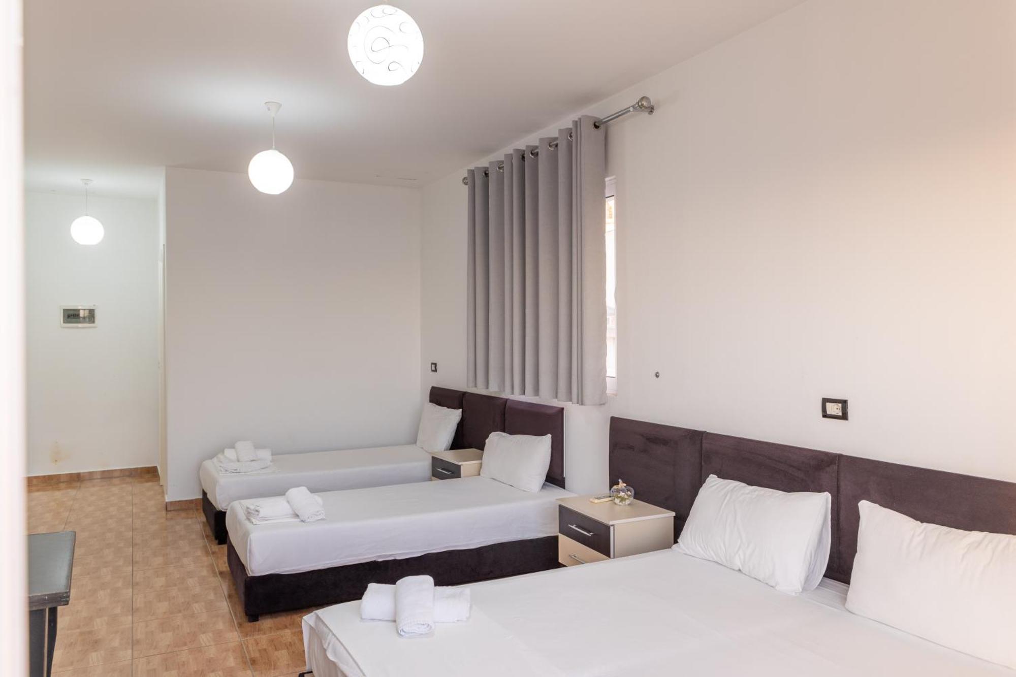 Hotel Myrtai - City Center Sarande Exterior photo