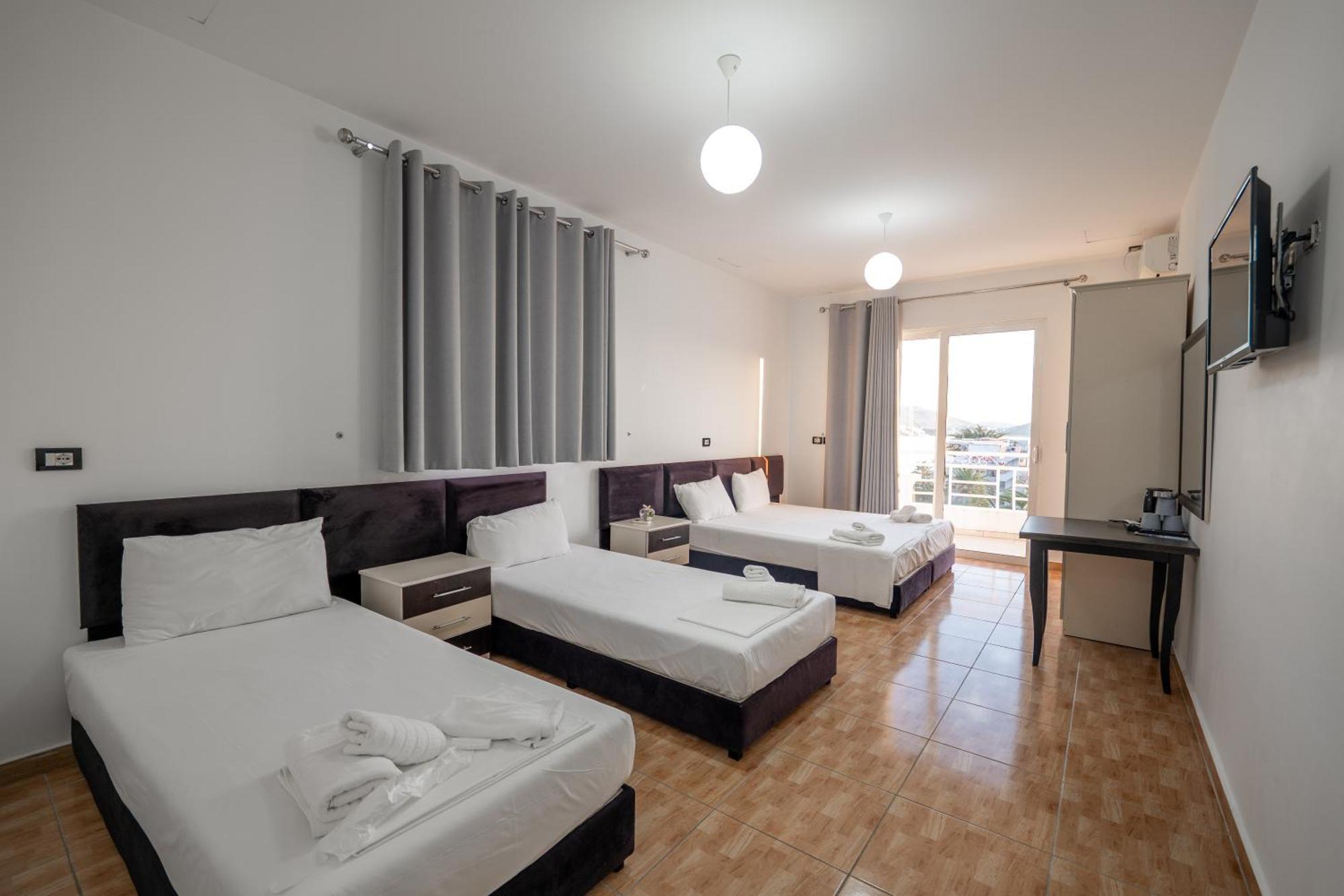Hotel Myrtai - City Center Sarande Exterior photo