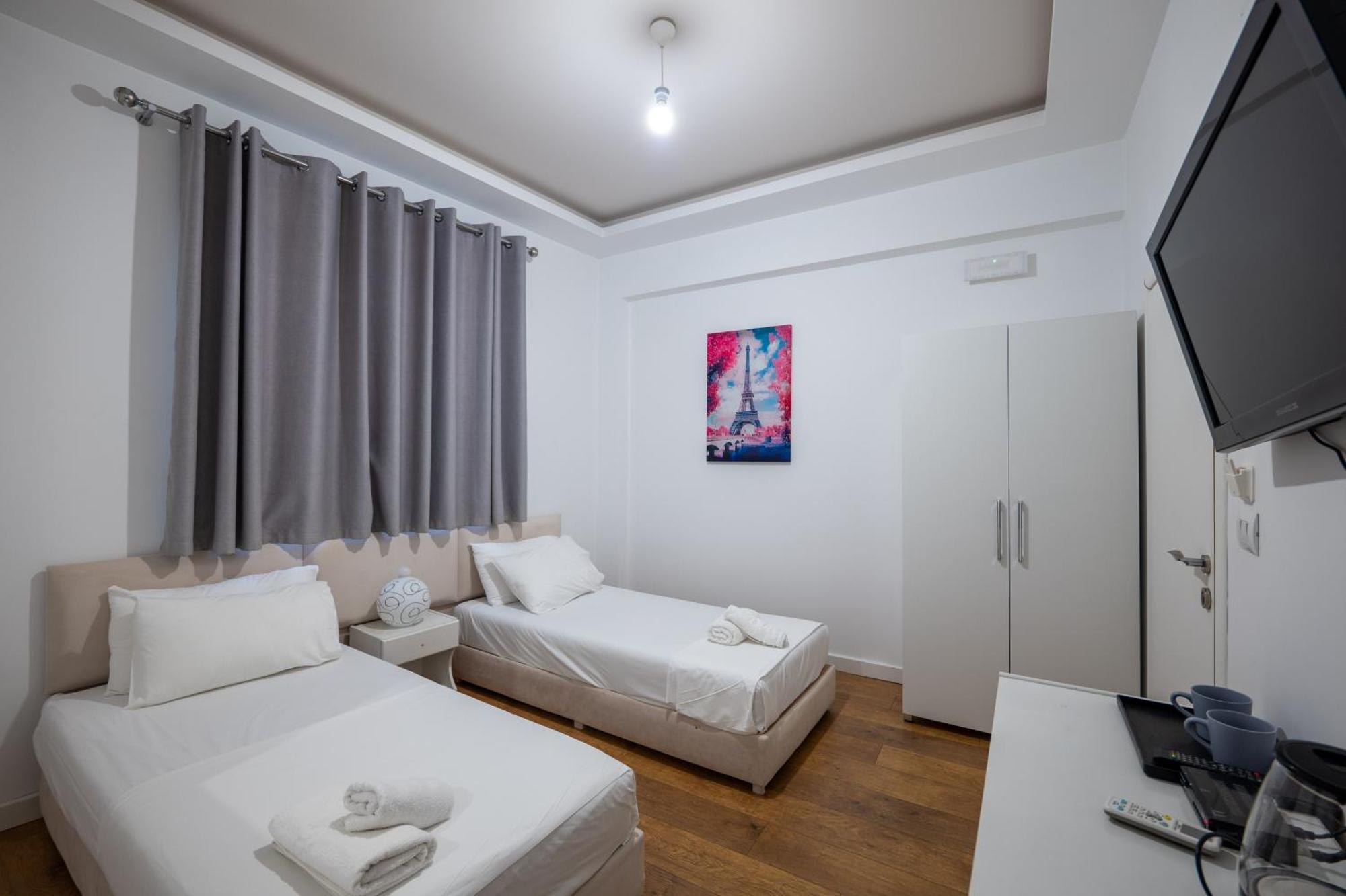 Hotel Myrtai - City Center Sarande Exterior photo