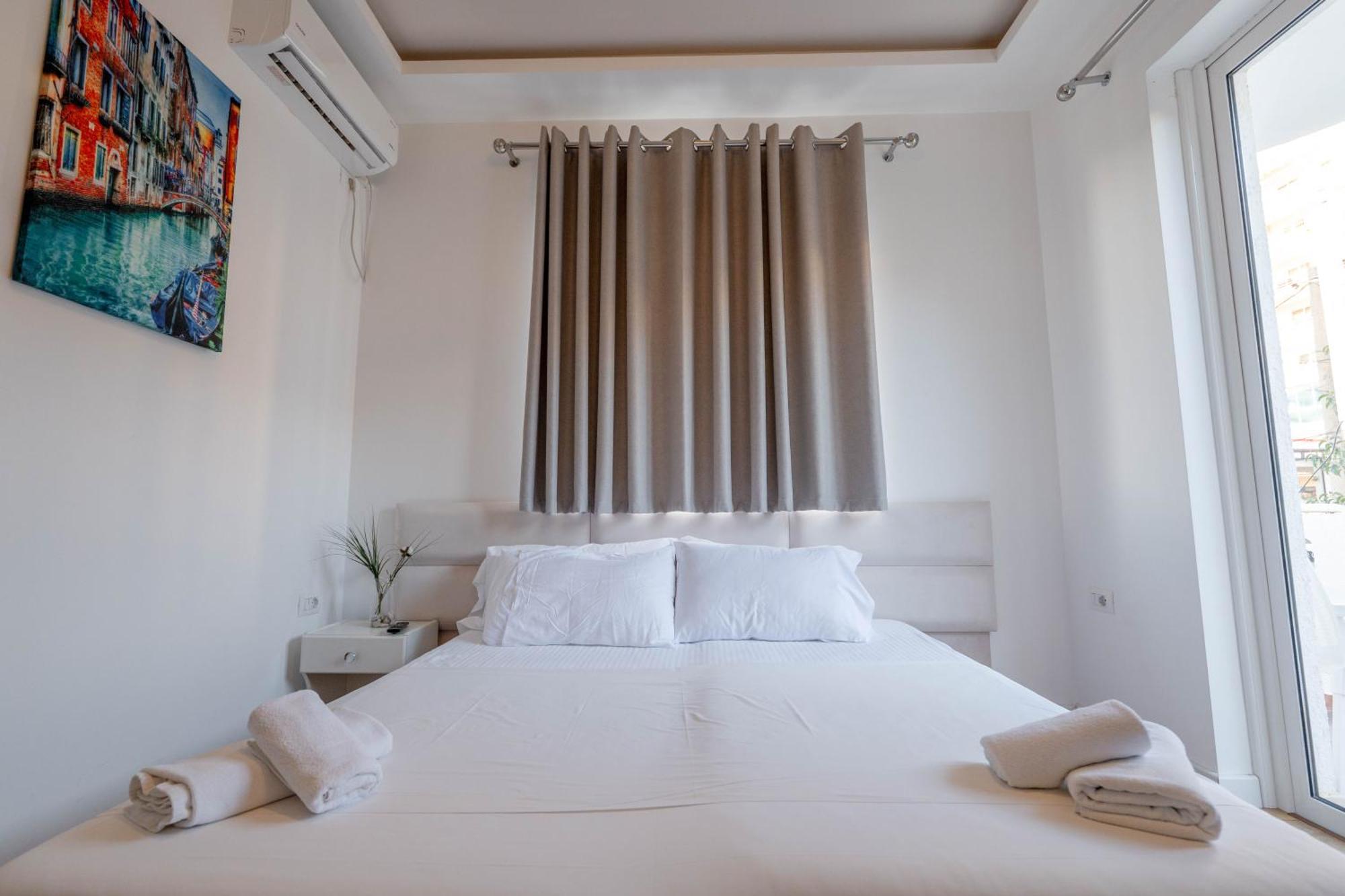 Hotel Myrtai - City Center Sarande Exterior photo