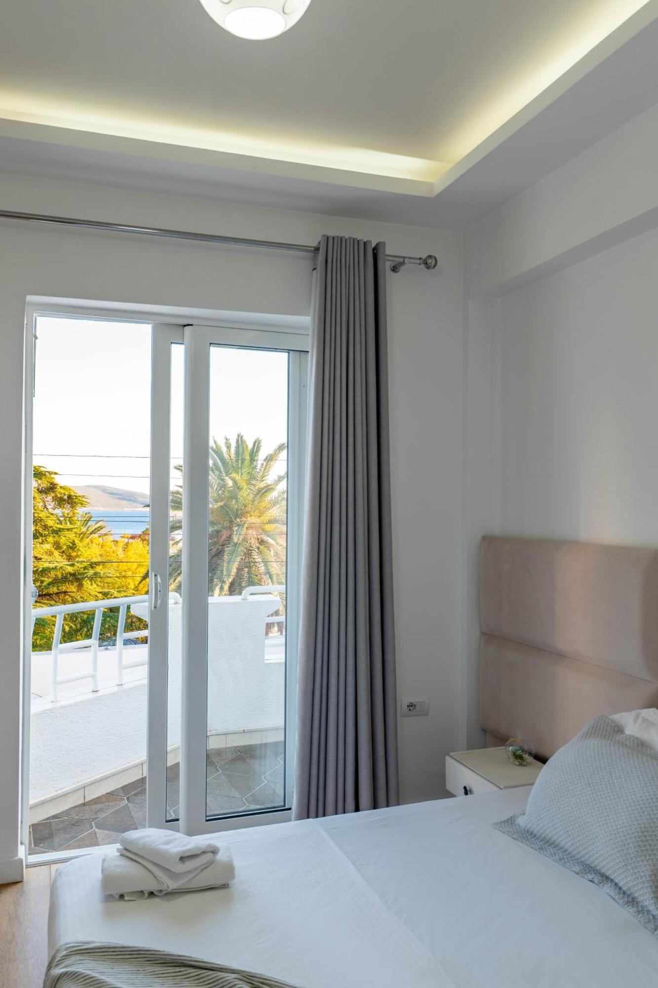 Hotel Myrtai - City Center Sarande Exterior photo